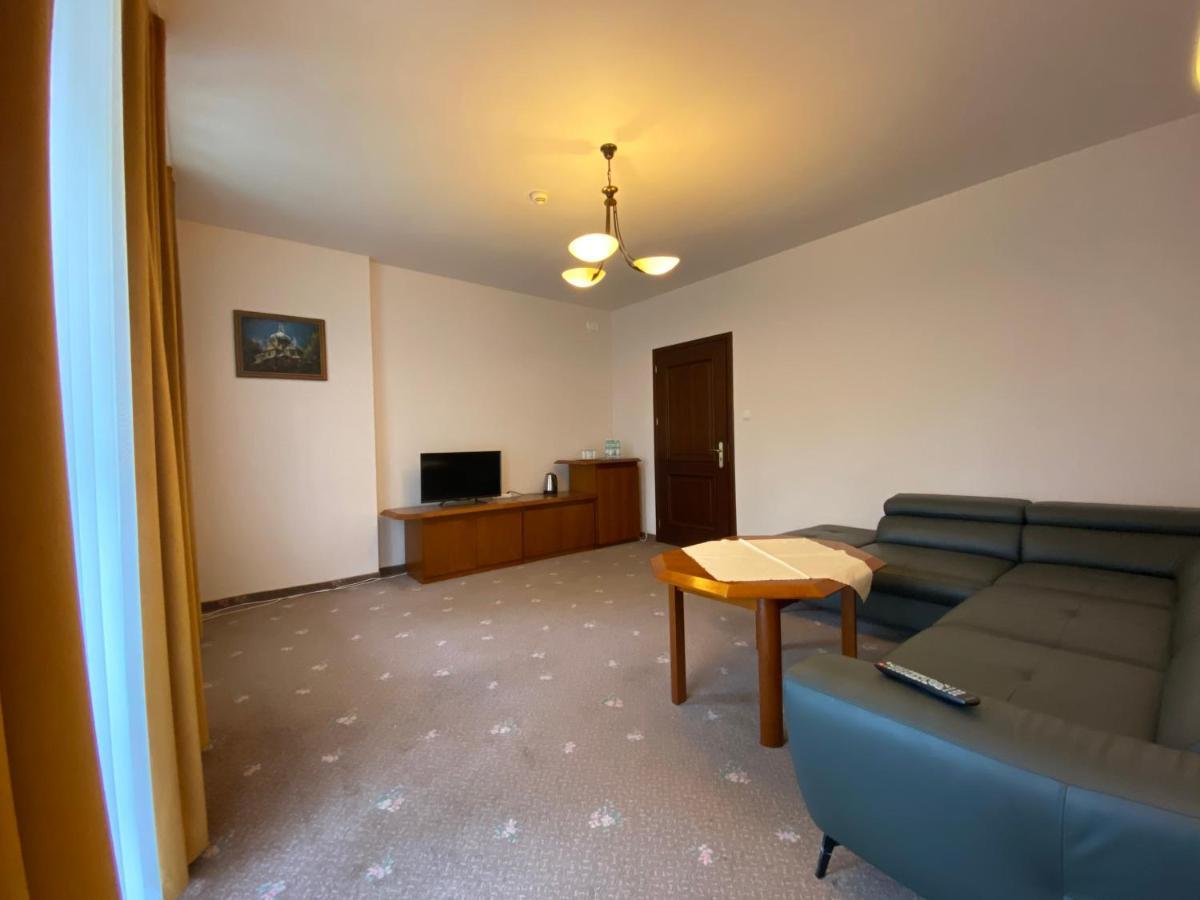 קריניצה זדרוי Hotel Grant מראה חיצוני תמונה