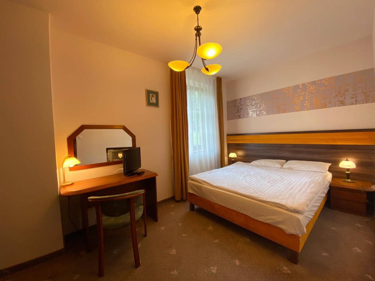 קריניצה זדרוי Hotel Grant מראה חיצוני תמונה