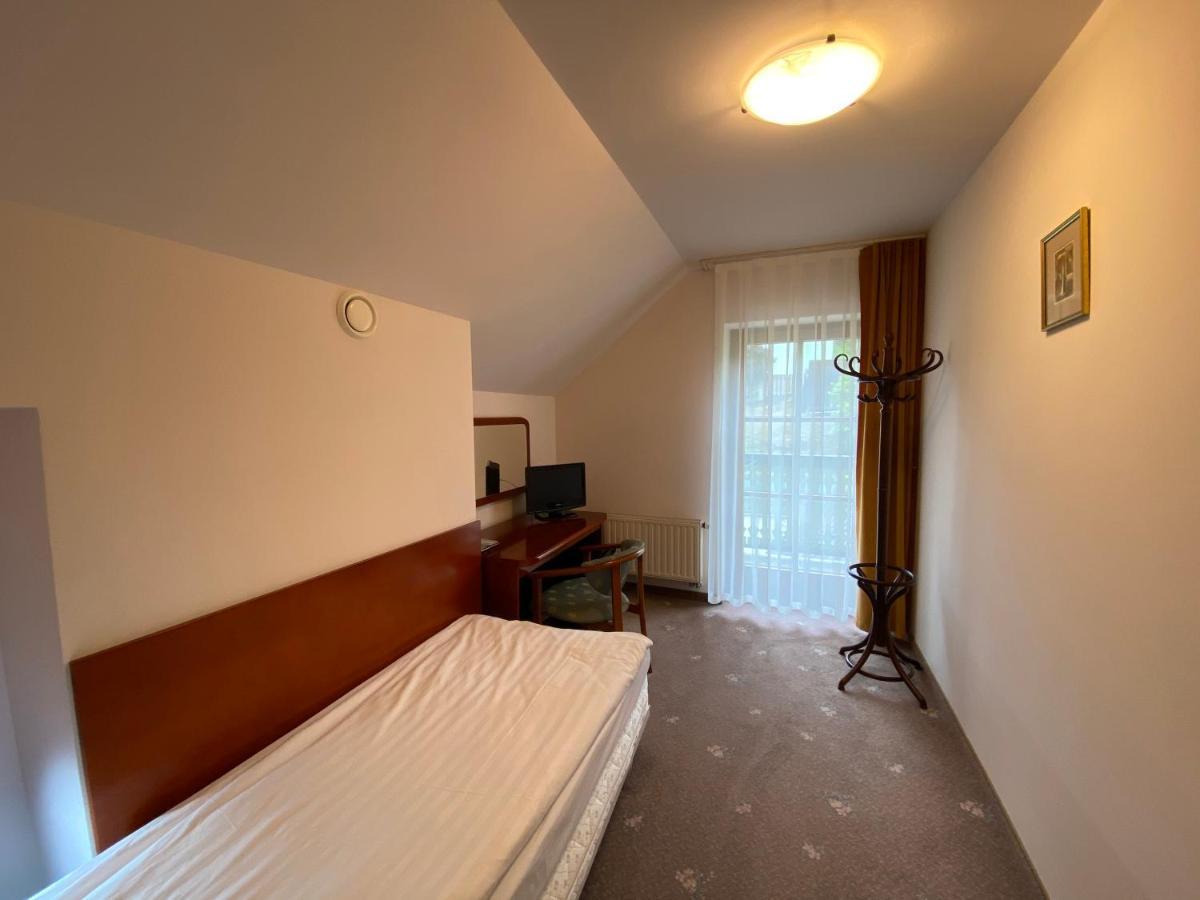 קריניצה זדרוי Hotel Grant מראה חיצוני תמונה