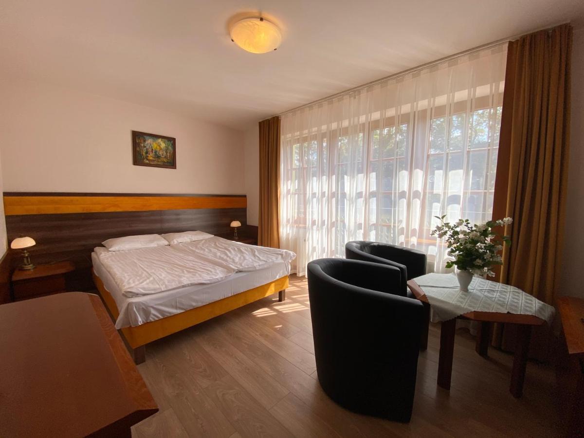 קריניצה זדרוי Hotel Grant מראה חיצוני תמונה
