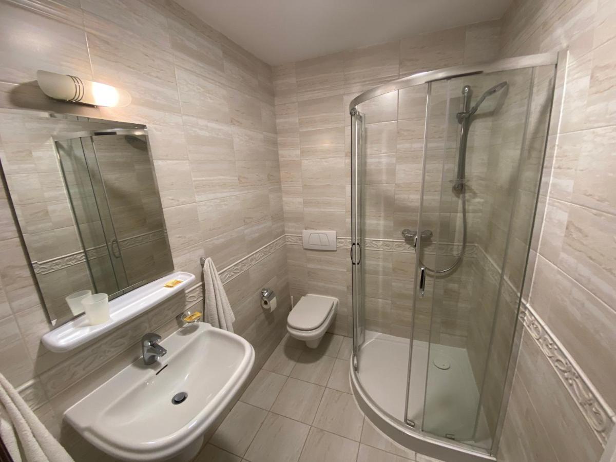 קריניצה זדרוי Hotel Grant מראה חיצוני תמונה