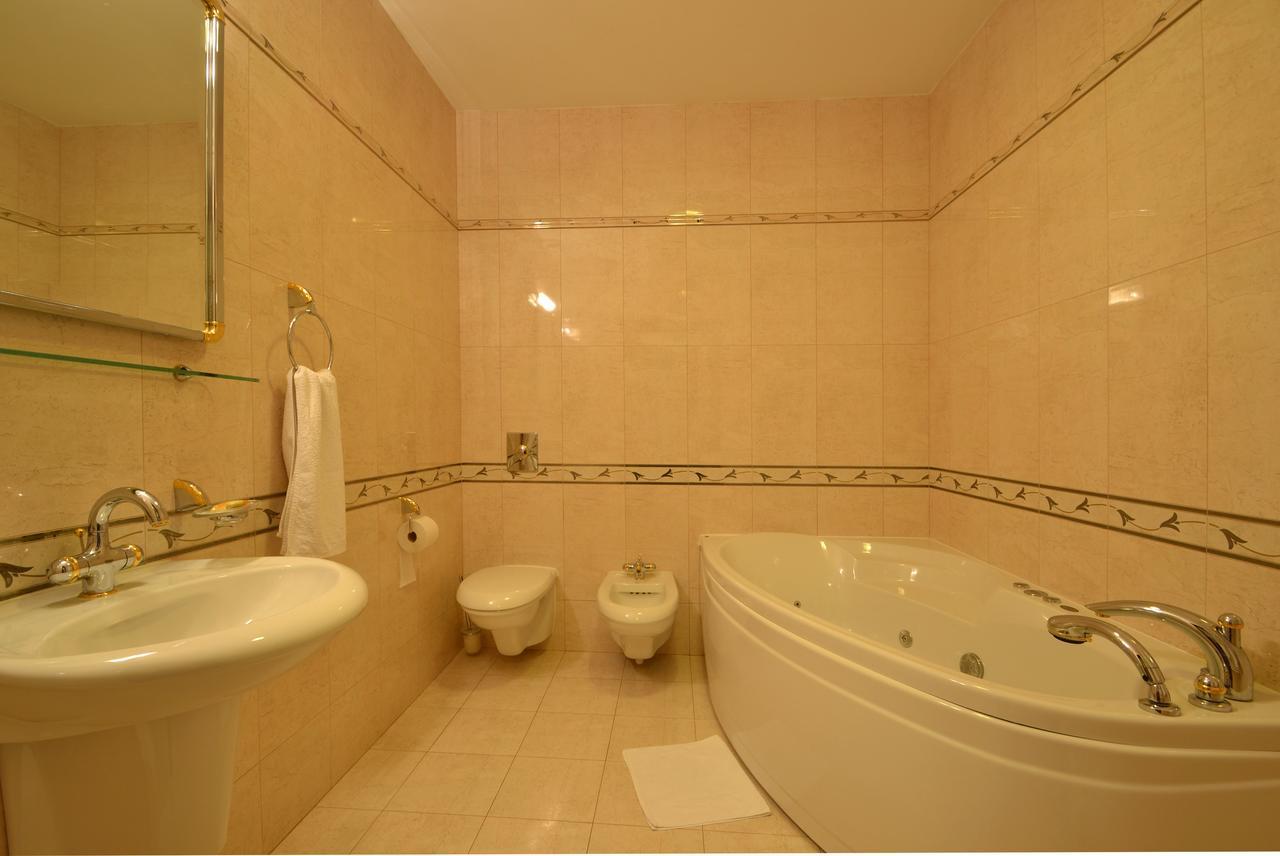 קריניצה זדרוי Hotel Grant מראה חיצוני תמונה