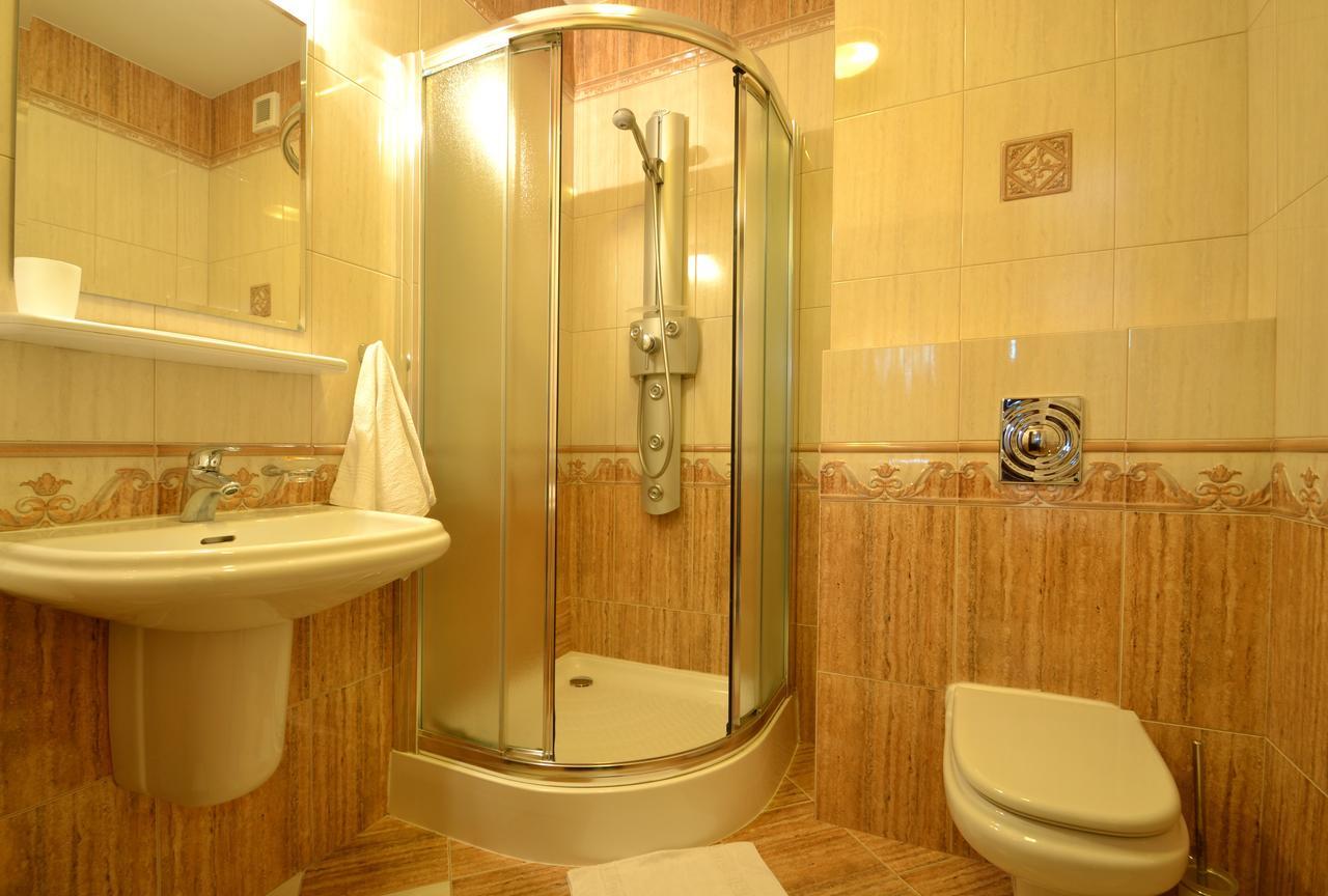 קריניצה זדרוי Hotel Grant מראה חיצוני תמונה