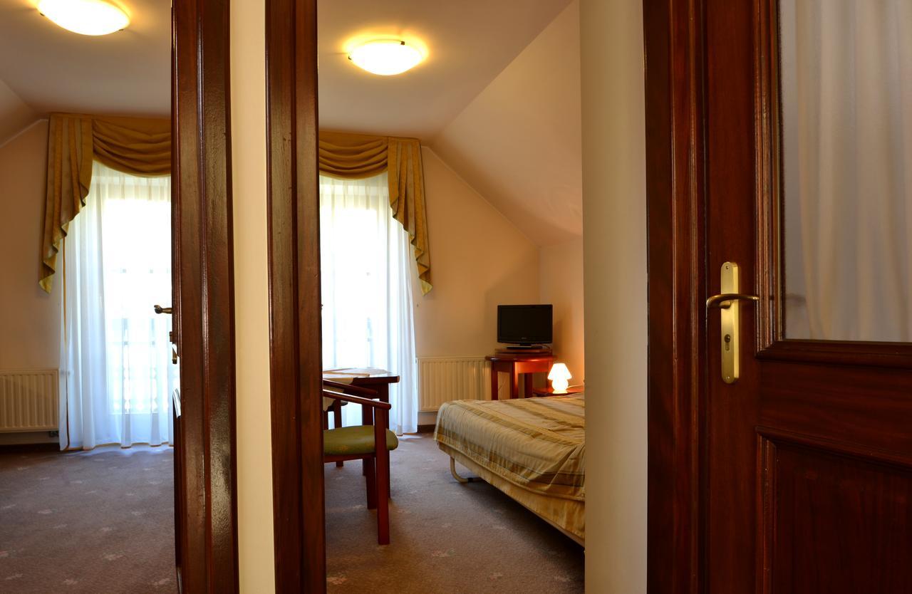 קריניצה זדרוי Hotel Grant מראה חיצוני תמונה