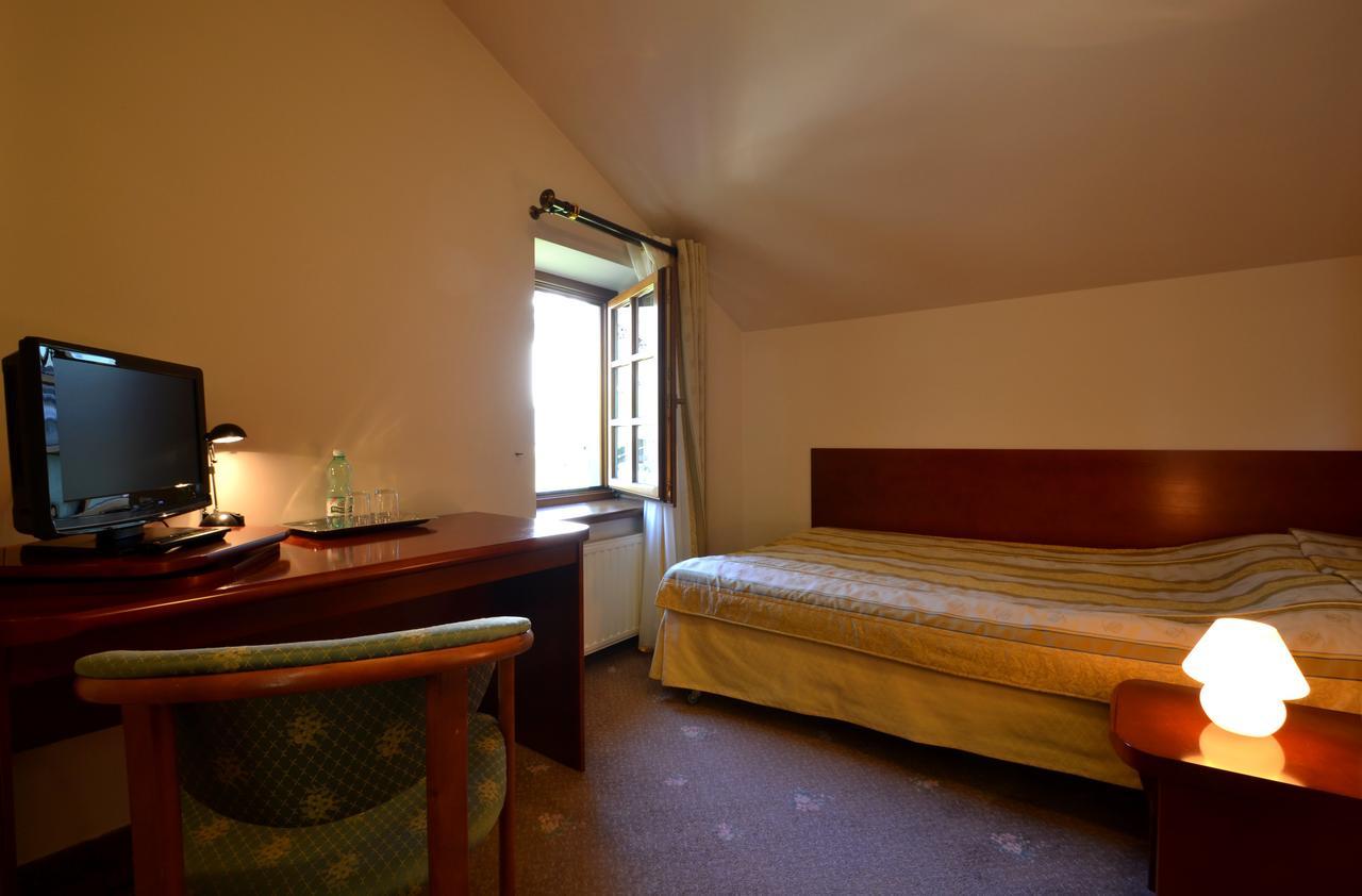 קריניצה זדרוי Hotel Grant מראה חיצוני תמונה