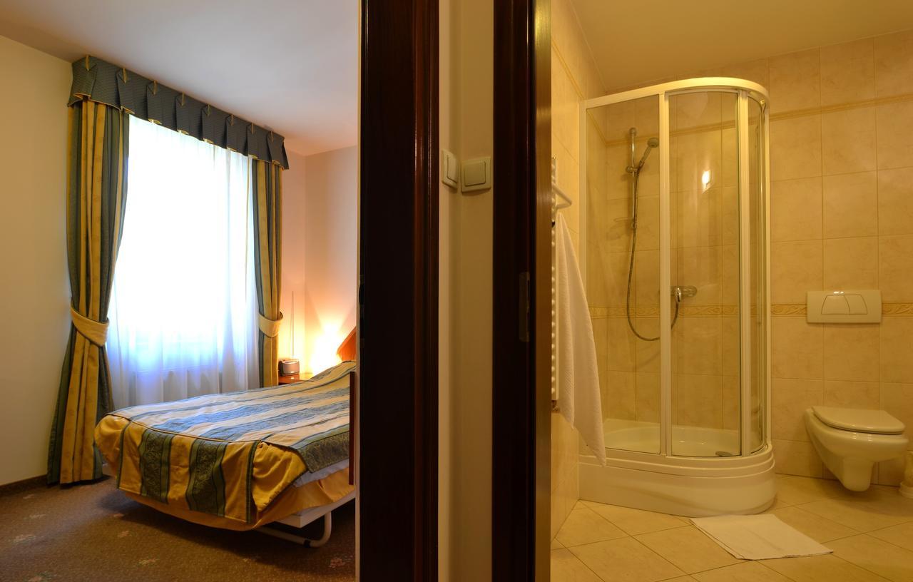 קריניצה זדרוי Hotel Grant מראה חיצוני תמונה