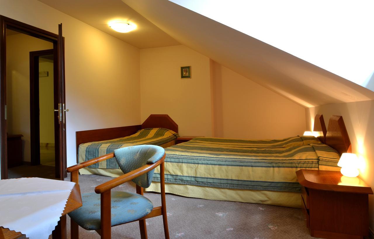 קריניצה זדרוי Hotel Grant מראה חיצוני תמונה